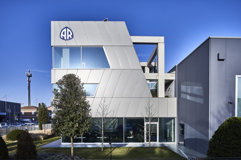 Facciata in stile industriale di null di COLLETTIVO_INVƎRSO