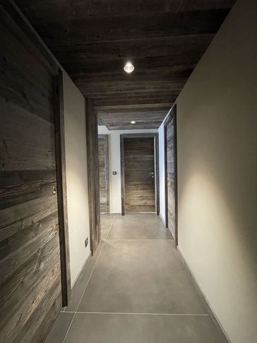 Ingresso in stile moderno di 9 di Design Alpino