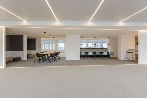 Open Space in stile contemporaneo di 1200 di Frame Farm - Architecture & Design