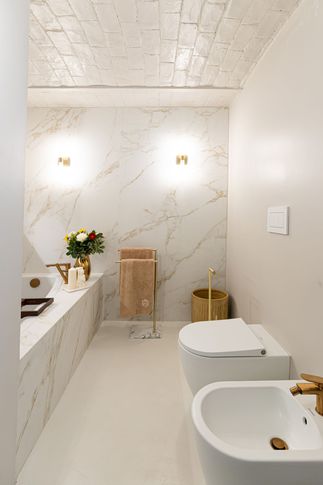 Bagno di Servizio in stile glamour di 8 di Desearq studio - architettura e interior design