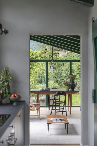 Cucina in stile contemporaneo di 7 di Chantal Forzatti architetto Cucina in stile contemporaneo di 7 di Chantal Forzatti architetto
