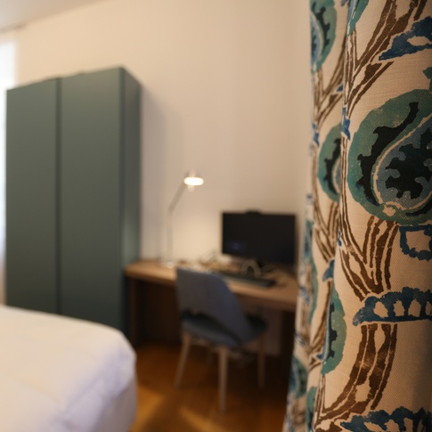 Camera da Letto in stile contemporaneo di 14 di Carla Gatto Architetto Camera da Letto in stile contemporaneo di 14 di Carla Gatto Architetto