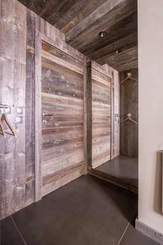 Camera da Letto in stile moderno di 15 di Design Alpino