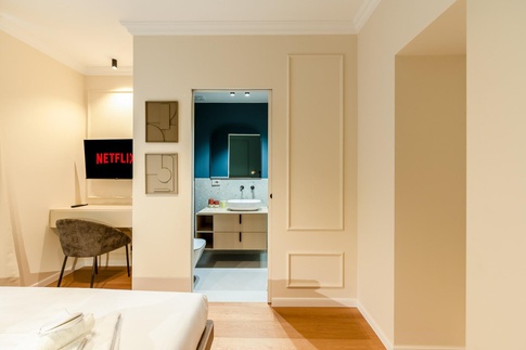 Camera da Letto in stile contemporaneo di 12 di FCInteriorDesignStudio |