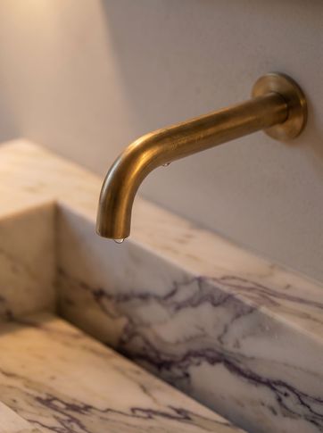 Bagno in stile contemporaneo di 10 di SaturninoStudio Architecture and Design