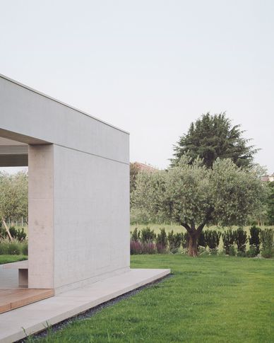 Facciata in stile minimal di null di Didonè Comacchio Architects