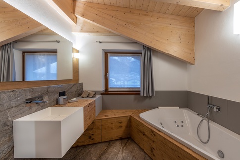 Bagno in stile glamour di 20 di Arredamenti Andalo