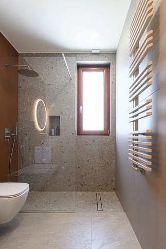 Bagno in stile contemporaneo di 2 di MANUARINO architettura design comunicazione Bagno in stile contemporaneo di 2 di MANUARINO architettura design comunicazione