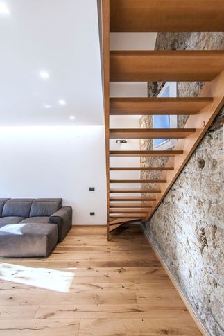 Scale in stile industriale di null di Pucciarelli Architetti