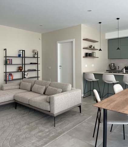 Open Space in stile moderno di 38 di Silvia Aquilani . Design studio