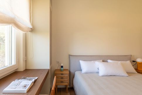 Camera da Letto in stile mediterraneo di 14 di Chiara Fedele Interior Design