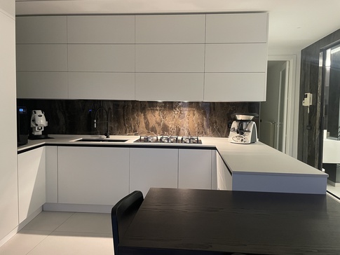 Cucina in stile contemporaneo di 18 di IMA STUDIO