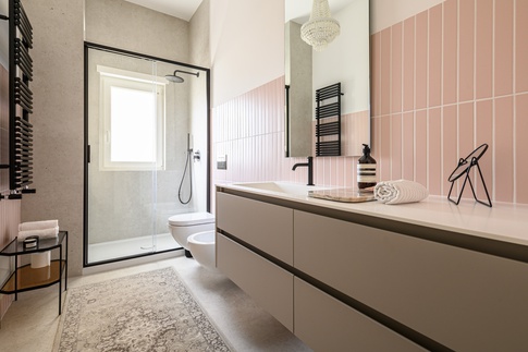 Bagno in stile contemporaneo di 6 di Architetto Valentina Solano Bagno in stile contemporaneo di 6 di Architetto Valentina Solano