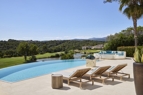 Piscina in stile glamour di 35 di NOMADE ARCHITETTURA