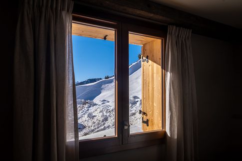 Camera da Letto in stile moderno di 15 di Design Alpino