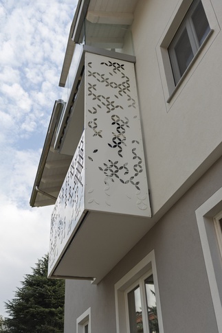 Facciata in stile contemporaneo di 185 di Studio MAC