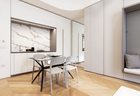 Open Space in stile contemporaneo di 32 di kkarchitecture