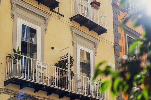 Balcone in stile contemporaneo di 8 di RAG Architettura di Giuseppe Raimondo Architetto