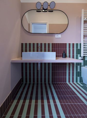 Bagno in stile contemporaneo di 3 di Francesca Delicato architettura e design Bagno in stile contemporaneo di 3 di Francesca Delicato architettura e design