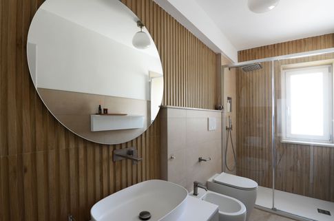 Bagno in stile contemporaneo di 4 di Fiorenzo D'Onofrio Architetto