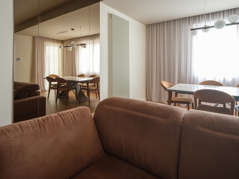 Open Space in stile contemporaneo di 48 di Carusone D+B