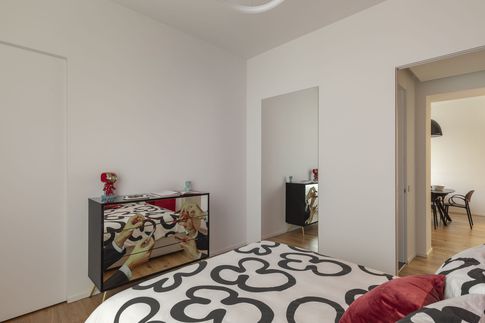 Camera da Letto in stile contemporaneo di 12 di tapas studio