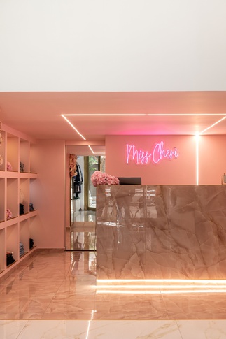Open Space in stile glamour di 64 di Chiara Brenca
