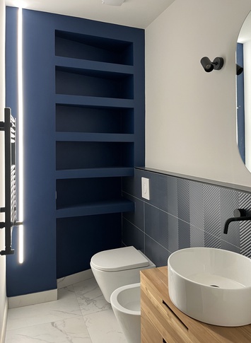 Bagno in stile moderno di 4 di Studio Punto