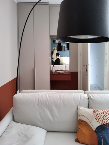 Soggiorno in stile contemporaneo di 32 di Studio MAC