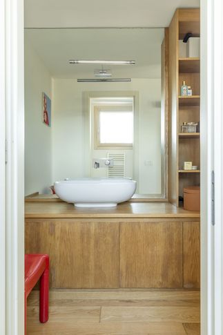 Bagno in stile minimal di 6 di Arch. Simone Saporito