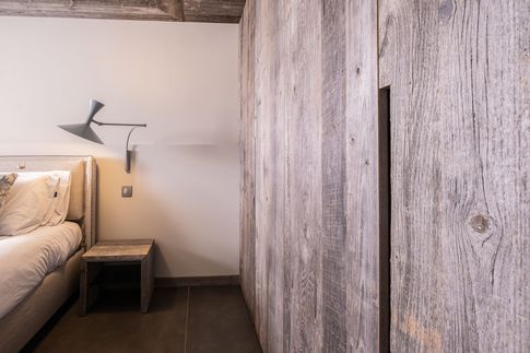 Camera da Letto in stile moderno di 15 di Design Alpino