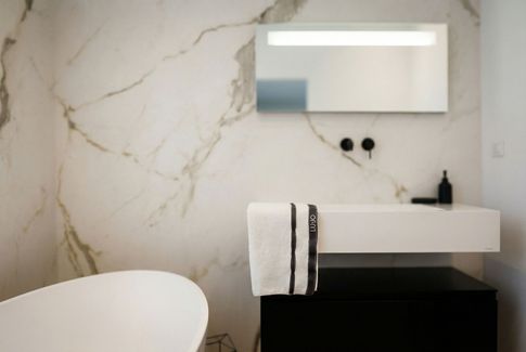 Bagno in stile moderno di 5 di SaturninoStudio Architecture and Design