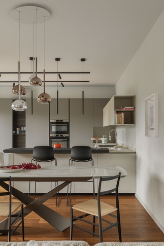 Open Space in stile moderno di 61 di Chantal Forzatti architetto