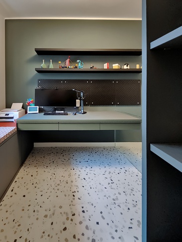 Studio in stile contemporaneo di 8 di Studio MAC