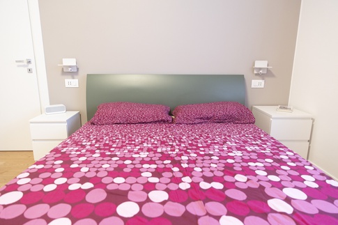 Camera da Letto in stile contemporaneo di 17 di Serena Trentarossi Architetto