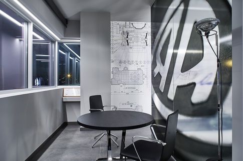 Open Space in stile industriale di 3800 di COLLETTIVO_INVƎRSO