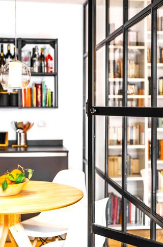 Cucina in stile scandinavo di 10 di Equus Architects