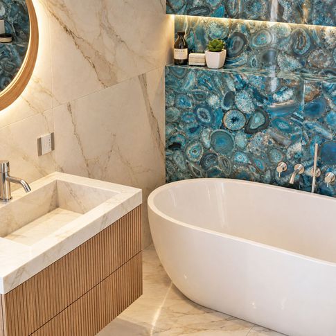 Bagno in stile contemporaneo di 5 di Arcangelo Primato Bagno in stile contemporaneo di 5 di Arcangelo Primato