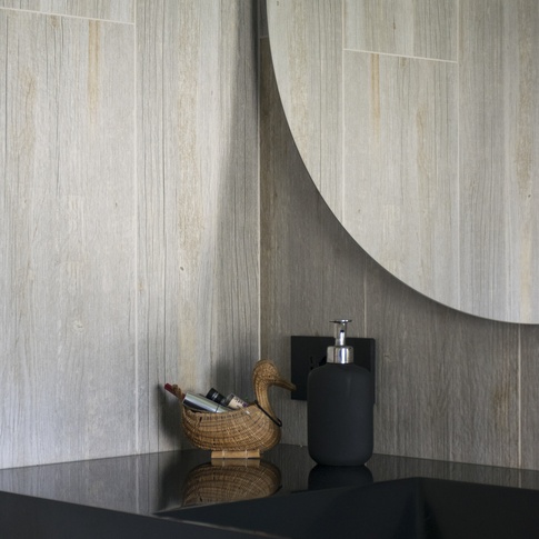 Bagno in stile industriale di 15 di sma architetti