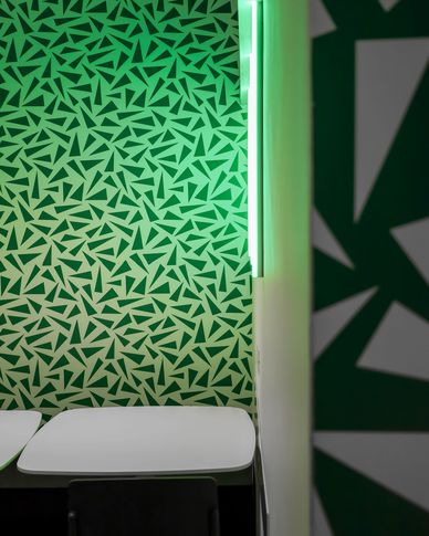 Angolo Bar in stile minimal di 70 di Elena Mariotti Angolo Bar in stile minimal di 70 di Elena Mariotti