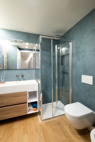 Bagno in stile moderno di 4 di Bossi Vigorito Building Interior