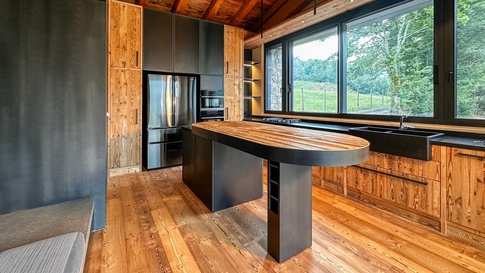 Cucina in stile rustico di 18 di Easy Living
