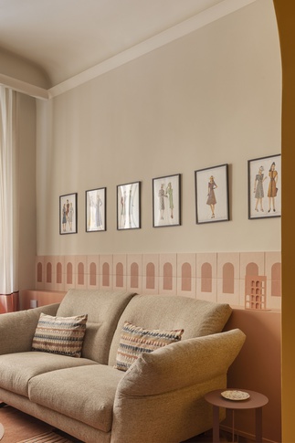 Soggiorno in stile maximalista di 12 di Rachele Biancalani Studio