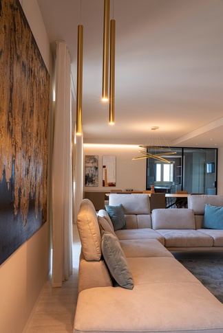 Soggiorno in stile contemporaneo di 60 di EasyRelooking srls
