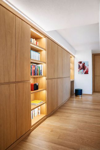 Corridoio in stile contemporaneo di 15 di Arch. Simone Saporito