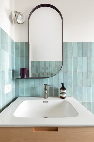 Bagno in stile industriale di 4 di Arch.j Floriana Ferraioli