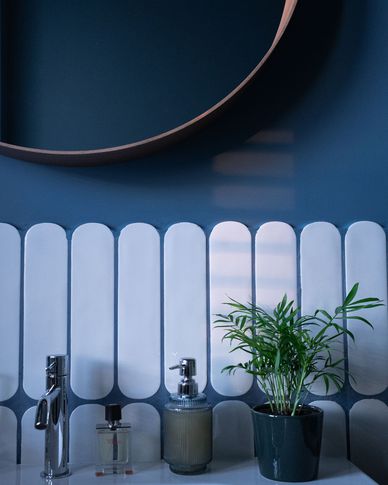 Bagno in stile contemporaneo di 5 di Studio Carlone