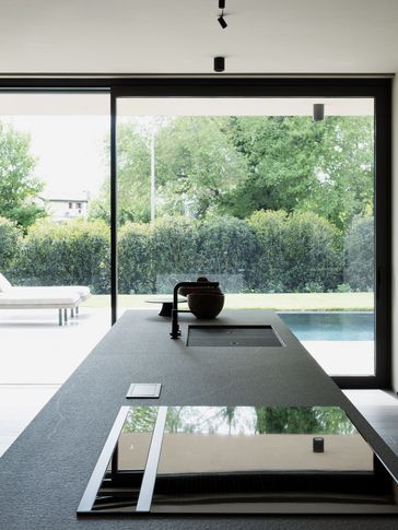 Cucina in stile minimal di 25 di Cariolato Arredamenti Cucina in stile minimal di 25 di Cariolato Arredamenti