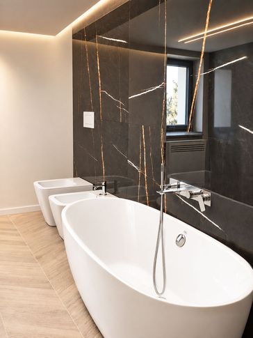 Bagno in stile contemporaneo di 8 di Arcangelo Primato Bagno in stile contemporaneo di 8 di Arcangelo Primato