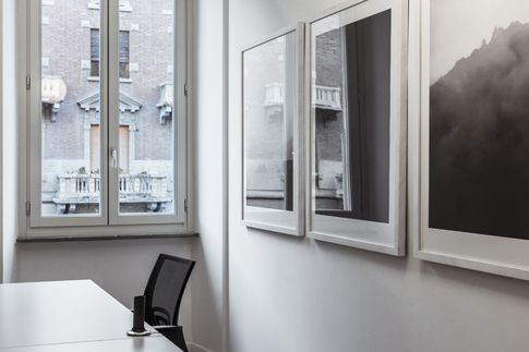 Studio in stile contemporaneo di 240 di Studio 3Mark